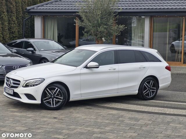 Мерседес Ц-Класс 2020 в Европе на Automoto.ua Белый Мерседес Ц-Класс, объемом двигателя 1 л и пробегом 130 тыс. км за 79900 $, фото 4 на Automoto.ua