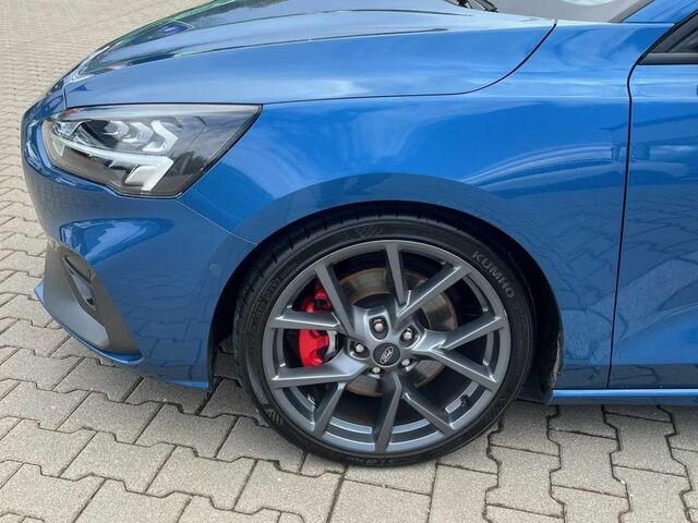 Синій Форд Фокус, об'ємом двигуна 2.26 л та пробігом 65 тис. км за 31055 $, фото 2 на Automoto.ua