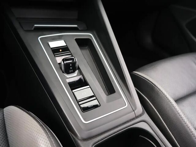 Фольксваген Golf GTE 2020 у Європі на Automoto.ua Білий Фольксваген Golf GTE, об'ємом двигуна 1.4 л та пробігом 78 тис. км за 31986 $, фото 14 на Automoto.ua