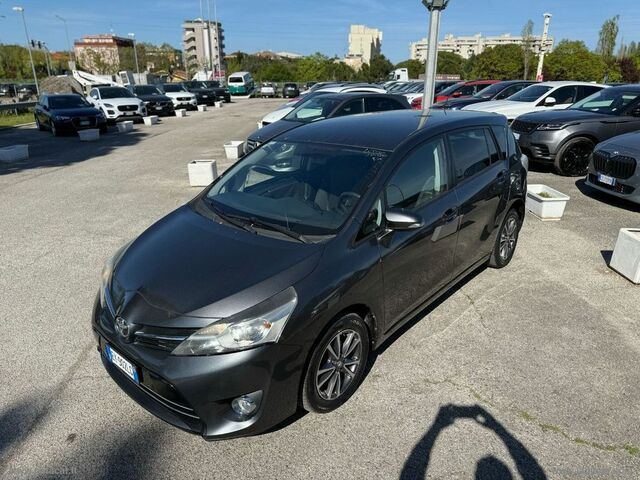 Тойота Версо 2015 у Європі на Automoto.ua Чорний Тойота Версо, об'ємом двигуна 1.6 л та пробігом 175 тис. км за 10025 $, фото 1 на Automoto.ua