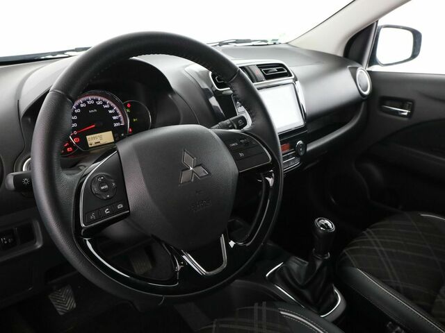 Мицубиси Спейс Стар 2023 в Европе на Automoto.ua Синий Мицубиси Спейс Стар, объемом двигателя 1.19 л и пробегом 40 тыс. км за 15695 $, фото 11 на Automoto.ua
