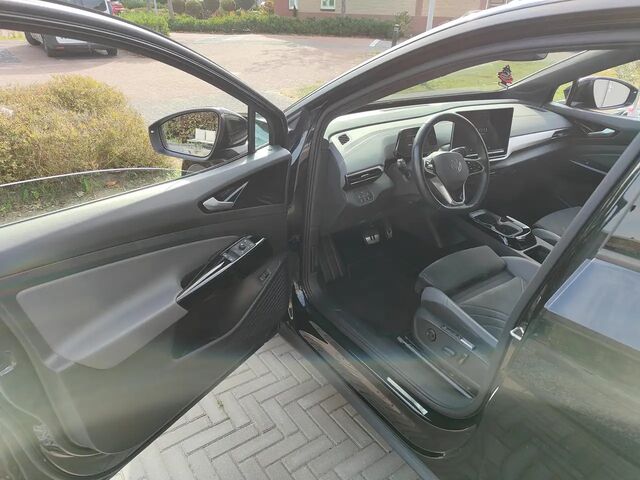 Фольксваген ID.4 2024 в Европе на Automoto.ua Черный Фольксваген ID.4, объемом двигателя 0 л и пробегом 30 тыс. км за 40246 $, фото 6 на Automoto.ua