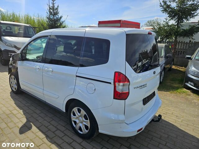 Форд Tourneo Courier, объемом двигателя 1 л и пробегом 123 тыс. км за 5162 $, фото 2 на Automoto.ua