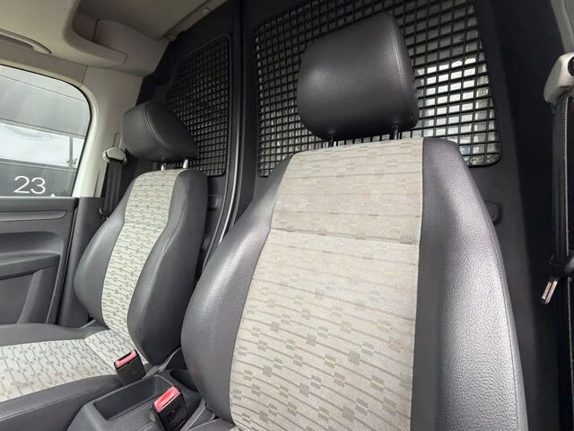 Фольксваген Кадди 2012 в Европе на Automoto.ua Белый Фольксваген Кадди, объемом двигателя 0 л и пробегом 356 тыс. км за 4168 $, фото 7 на Automoto.ua