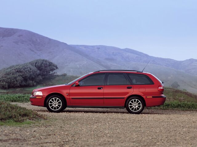 Вольво V40, Універсал 1995 - 1999 1.6 16V