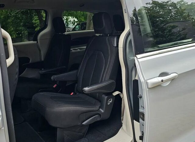 Крайслер Pacifica 2022 у Європі на Automoto.ua Сірий Крайслер Pacifica, об'ємом двигуна 3.61 л та пробігом 87 тис. км за 28766 $, фото 13 на Automoto.ua