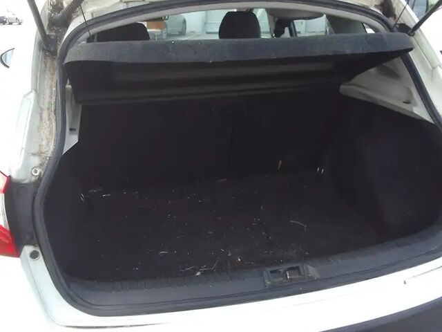 Ніссан Кашкай 2010 у Європі на Automoto.ua Білий Ніссан Кашкай, об'ємом двигуна 1.46 л та пробігом 304 тис. км за 3977 $, фото 5 на Automoto.ua