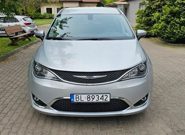 Крайслер Pacifica 2022 у Європі на Automoto.ua Сірий Крайслер Pacifica, об'ємом двигуна 3.61 л та пробігом 87 тис. км за 28766 $, фото 1 на Automoto.ua