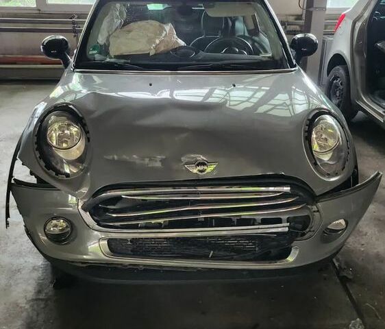 Міні Cooper, об'ємом двигуна 1.5 л та пробігом 62 тис. км за 4860 $, фото 24 на Automoto.ua