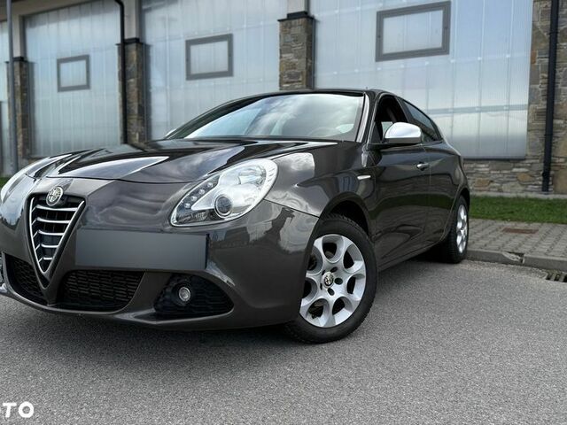 Альфа Ромео Giulietta 2012 у Європі на Automoto.ua Сірий Альфа Ромео Giulietta, об'ємом двигуна 1 л та пробігом 148 тис. км за 5691 $, фото 1 на Automoto.ua