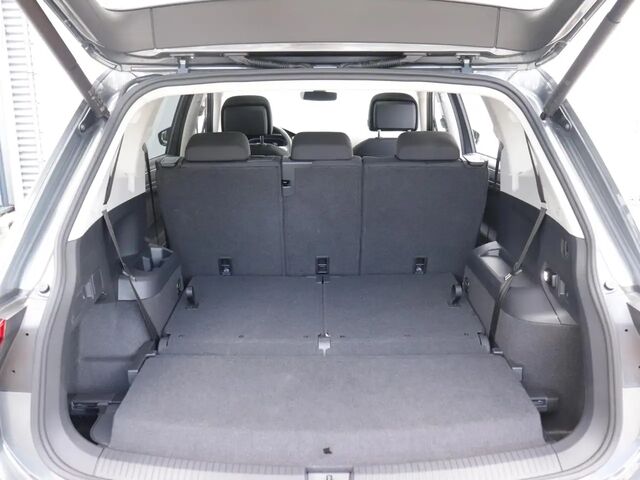 Фольксваген Tiguan Allspace 2024 у Європі на Automoto.ua Сірий Фольксваген Tiguan Allspace, об'ємом двигуна 1.5 л та пробігом 14 тис. км за 52257 $, фото 13 на Automoto.ua