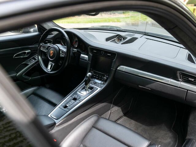 Сірий Порше 911, об'ємом двигуна 2.98 л та пробігом 83 тис. км за 118622 $, фото 8 на Automoto.ua