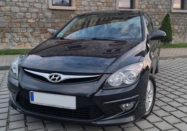 Хендай i30, объемом двигателя 1.4 л и пробегом 119 тыс. км за 5032 $, фото 1 на Automoto.ua