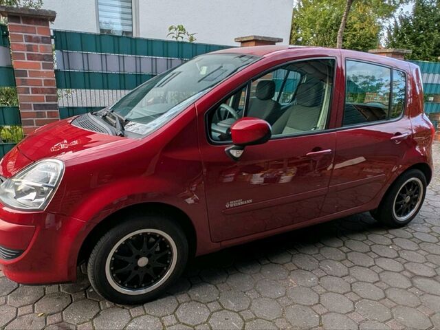 Рено Модус 2011 в Европе на Automoto.ua Красный Рено Модус, объемом двигателя 0 л и пробегом 109 тыс. км за 2900 $, фото 3 на Automoto.ua