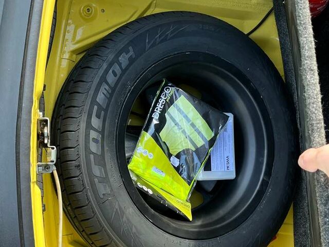 Желтый Порше 914, объемом двигателя 2 л и пробегом 57 тыс. км за 46002 $, фото 13 на Automoto.ua
