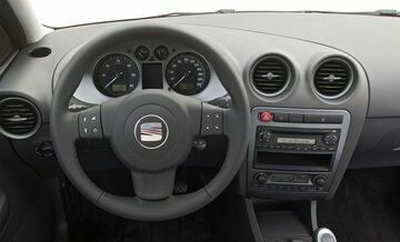 Сеат Cordoba, Седан 1994 - 1999 Seat  I 1.4 i