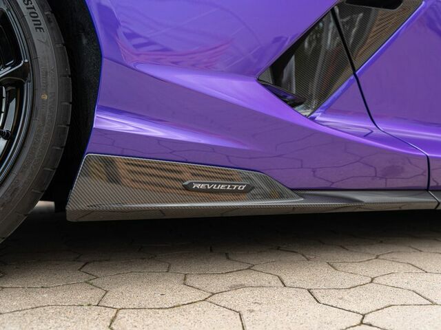 Ламборджини Revuelto 2025 в Европе на Automoto.ua Красный Ламборджини Revuelto, объемом двигателя 6.5 л и пробегом 3 тыс. км за 816664 $, фото 10 на Automoto.ua