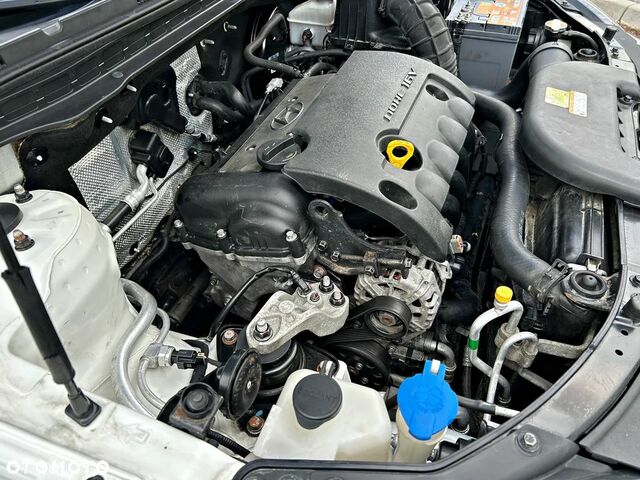 Хендай i30, объемом двигателя 1.4 л и пробегом 155 тыс. км за 4730 $, фото 19 на Automoto.ua