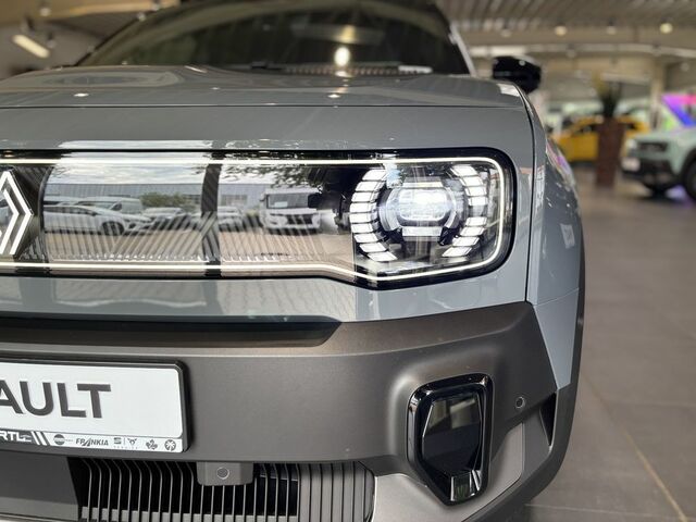 Рено R 4 2025 в Европе на Automoto.ua Серый Рено R 4, объемом двигателя 0 л и пробегом 10 тыс. км за 41438 $, фото 36 на Automoto.ua