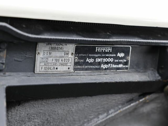 Бежевый Феррари 308, объемом двигателя 2.93 л и пробегом 41 тыс. км за 132597 $, фото 13 на Automoto.ua