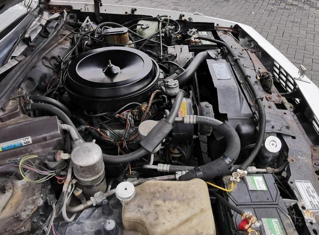 Білий Олдсмобіль Катласс, об'ємом двигуна 5.74 л та пробігом 113 тис. км за 12500 $, фото 5 на Automoto.ua