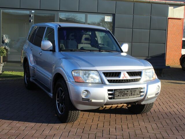 Міцубісі Паджеро 2006 у Європі на Automoto.ua Срібний Міцубісі Паджеро, об'ємом двигуна 3.2 л та пробігом 161 тис. км за 8152 $, фото 2 на Automoto.ua
