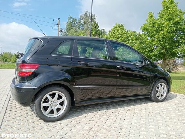 Мерседес Б-класс 2007 в Европе на Automoto.ua Черный Мерседес Б-класс, объемом двигателя 1 л и пробегом 218 тыс. км за 2904 $, фото 6 на Automoto.ua