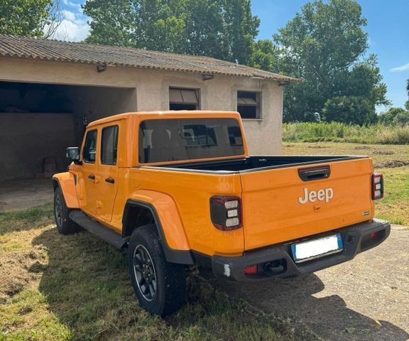 Джип Gladiator 2022 в Европе на Automoto.ua Черный Джип Gladiator, объемом двигателя 2.99 л и пробегом 50 тыс. км за 44484 $, фото 2 на Automoto.ua