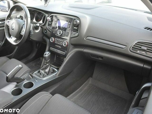 Рено Меган 2018 у Європі на Automoto.ua Сірий Рено Меган, об'ємом двигуна 1 л та пробігом 218 тис. км за 8548 $, фото 18 на Automoto.ua