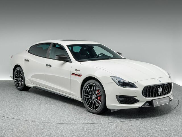 Білий Мазераті Quattroporte, об'ємом двигуна 3.8 л та пробігом 390 тис. км за 183053 $, фото 1 на Automoto.ua