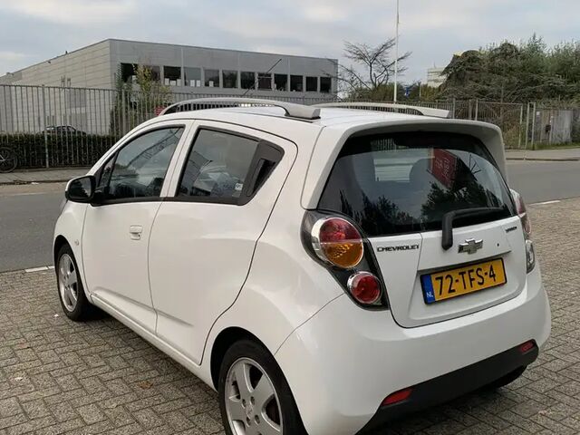 Шевроле Спарк 2012 в Европе на Automoto.ua Белый Шевроле Спарк, объемом двигателя 1 л и пробегом 365 тыс. км за 1577 $, фото 3 на Automoto.ua
