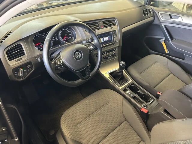 Фольксваген Гольф Вариант 2016 в Европе на Automoto.ua Синий Фольксваген Гольф Вариант, объемом двигателя 1.6 л и пробегом 107 тыс. км за 11606 $, фото 3 на Automoto.ua