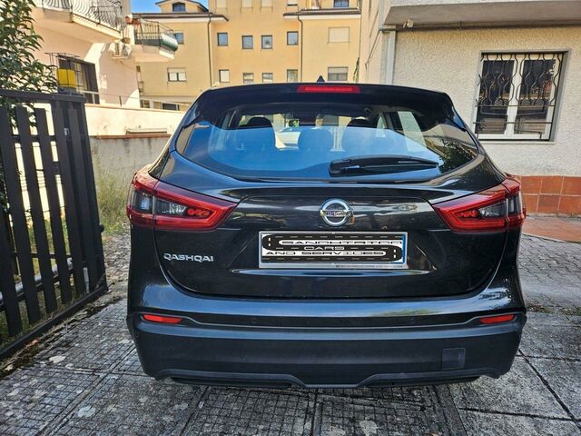 Ниссан Кашкай 2018 в Европе на Automoto.ua Черный Ниссан Кашкай, объемом двигателя 1.46 л и пробегом 99 тыс. км за 14499 $, фото 4 на Automoto.ua