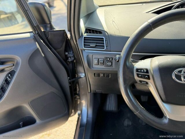 Тойота Версо 2015 у Європі на Automoto.ua Чорний Тойота Версо, об'ємом двигуна 1.6 л та пробігом 175 тис. км за 10025 $, фото 12 на Automoto.ua