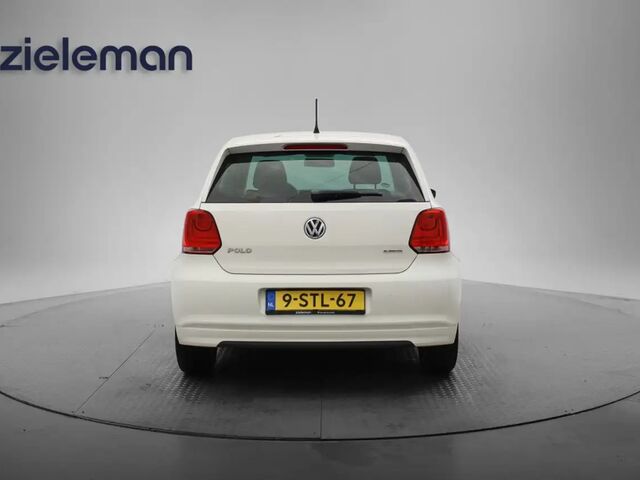 Фольксваген Поло 2013 у Європі на Automoto.ua Білий Фольксваген Поло, об'ємом двигуна 1.2 л та пробігом 215 тис. км за 4495 $, фото 10 на Automoto.ua