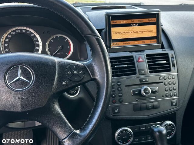 Мерседес Ц-Клас 2009 у Європі на Automoto.ua Чорний Мерседес Ц-Клас, об'ємом двигуна 2.14 л та пробігом 224 тис. км за 22000 $, фото 10 на Automoto.ua