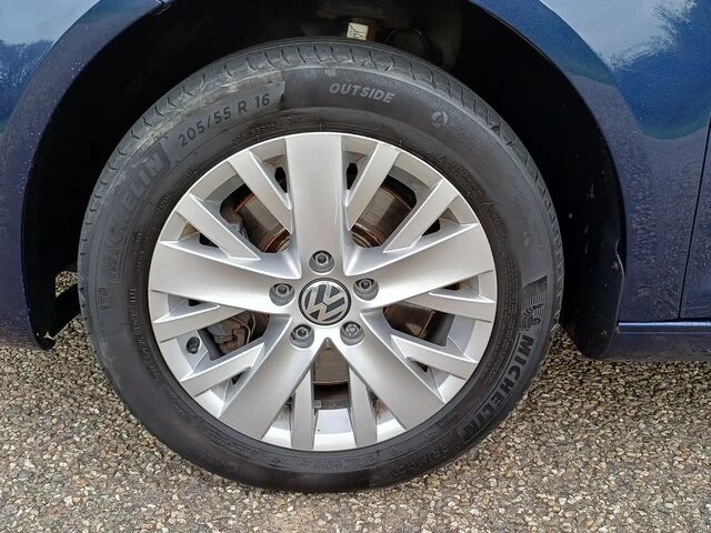 Фольксваген Туран 2014 у Європі на Automoto.ua Синій Фольксваген Туран, об'ємом двигуна 1.39 л та пробігом 241 тис. км за 10422 $, фото 10 на Automoto.ua