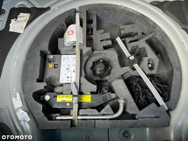 Фольксваген Гольф Плюс, объемом двигателя 1.6 л и пробегом 142 тыс. км за 4924 $, фото 31 на Automoto.ua