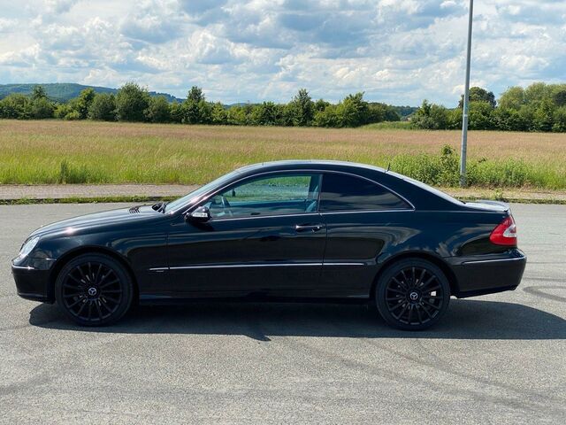 Мерседес 200 2005 в Европе на Automoto.ua Черный Мерседес 200, объемом двигателя 0 л и пробегом 186 тыс. км за 7445 $, фото 1 на Automoto.ua