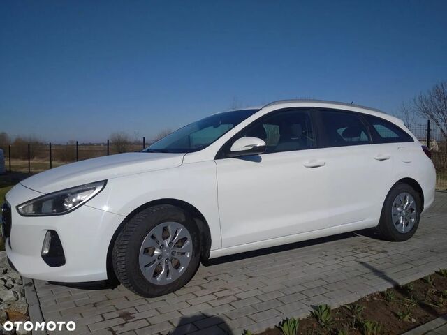 Хендай i30, объемом двигателя 1.58 л и пробегом 192 тыс. км за 8423 $, фото 3 на Automoto.ua