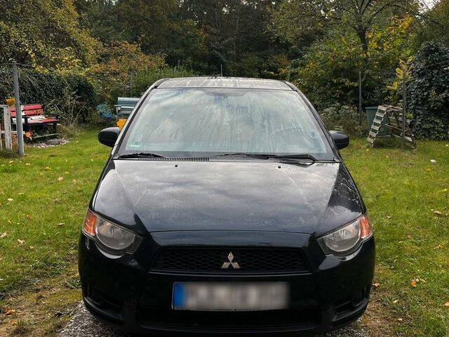 Мицубиси Кольт 2008 в Европе на Automoto.ua Черный Мицубиси Кольт, объемом двигателя 0 л и пробегом 197 тыс. км за 1200 $, фото 1 на Automoto.ua