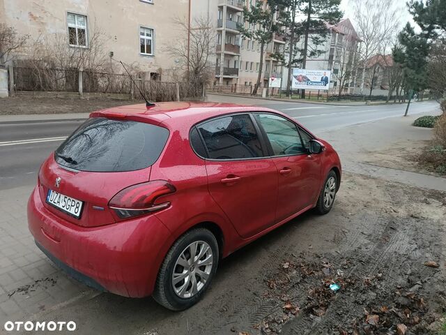 Пежо 208, объемом двигателя 1.56 л и пробегом 140 тыс. км за 5400 $, фото 5 на Automoto.ua