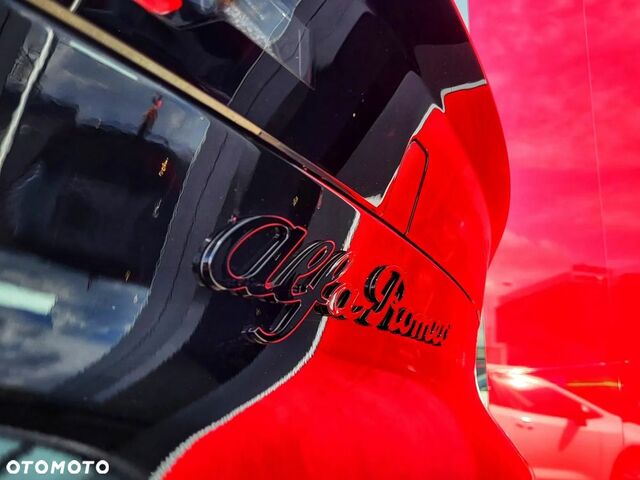 Альфа Ромео Джуниор 2025 в Европе на Automoto.ua Черный Альфа Ромео Джуниор, объемом двигателя 1 л и пробегом 390 тыс. км за 30194 $, фото 5 на Automoto.ua