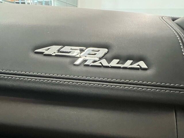 Серый Феррари 458, объемом двигателя 4.5 л и пробегом 25 тыс. км за 226782 $, фото 13 на Automoto.ua