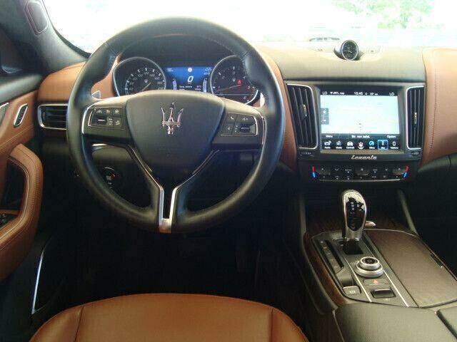 Мазераті Леванте 2018 у Європі на Automoto.ua Синій Мазераті Леванте, об'ємом двигуна 2.99 л та пробігом 145 тис. км за 30999 $, фото 11 на Automoto.ua