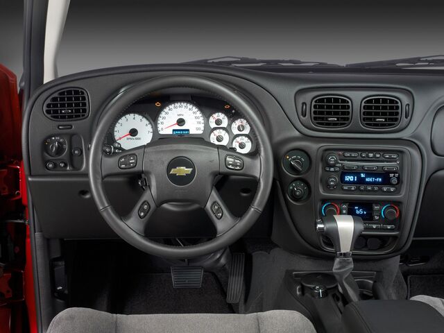 Шевроле Трейлблейзер, Позашляховик / Кросовер 2006 - 2012 6.0 i V8 16V SS AWD