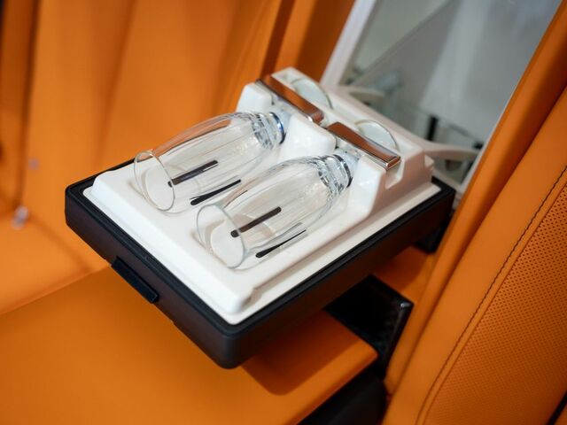 Ролс Ройс Cullinan 2025 в Европе на Automoto.ua Черный Ролс Ройс Cullinan, объемом двигателя 6.75 л и пробегом 50 тыс. км за 739665 $, фото 29 на Automoto.ua