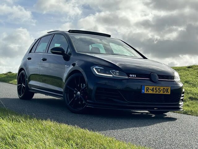 Фольксваген Гольф 2017 у Європі на Automoto.ua Чорний Фольксваген Гольф, об'ємом двигуна 1.98 л та пробігом 128 тис. км за 26821 $, фото 1 на Automoto.ua