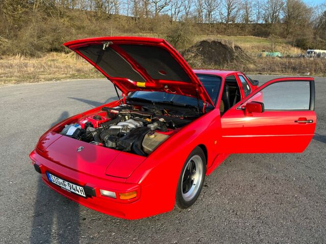 Червоний Порше 944, об'ємом двигуна 2.5 л та пробігом 101 тис. км за 25136 $, фото 4 на Automoto.ua