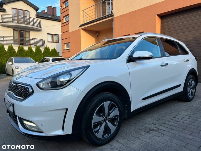 Киа Niro, объемом двигателя 1.58 л и пробегом 149 тыс. км за 12959 $, фото 7 на Automoto.ua